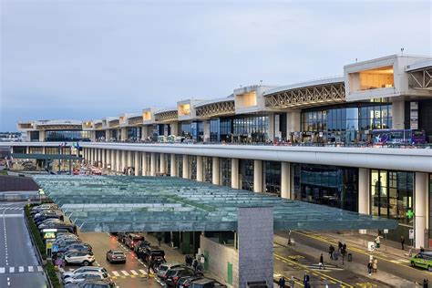 ミラノ空港 ysl|ミラノ・マルペンサ空港 国際線 出発便 時刻表 表示：カタール航 .